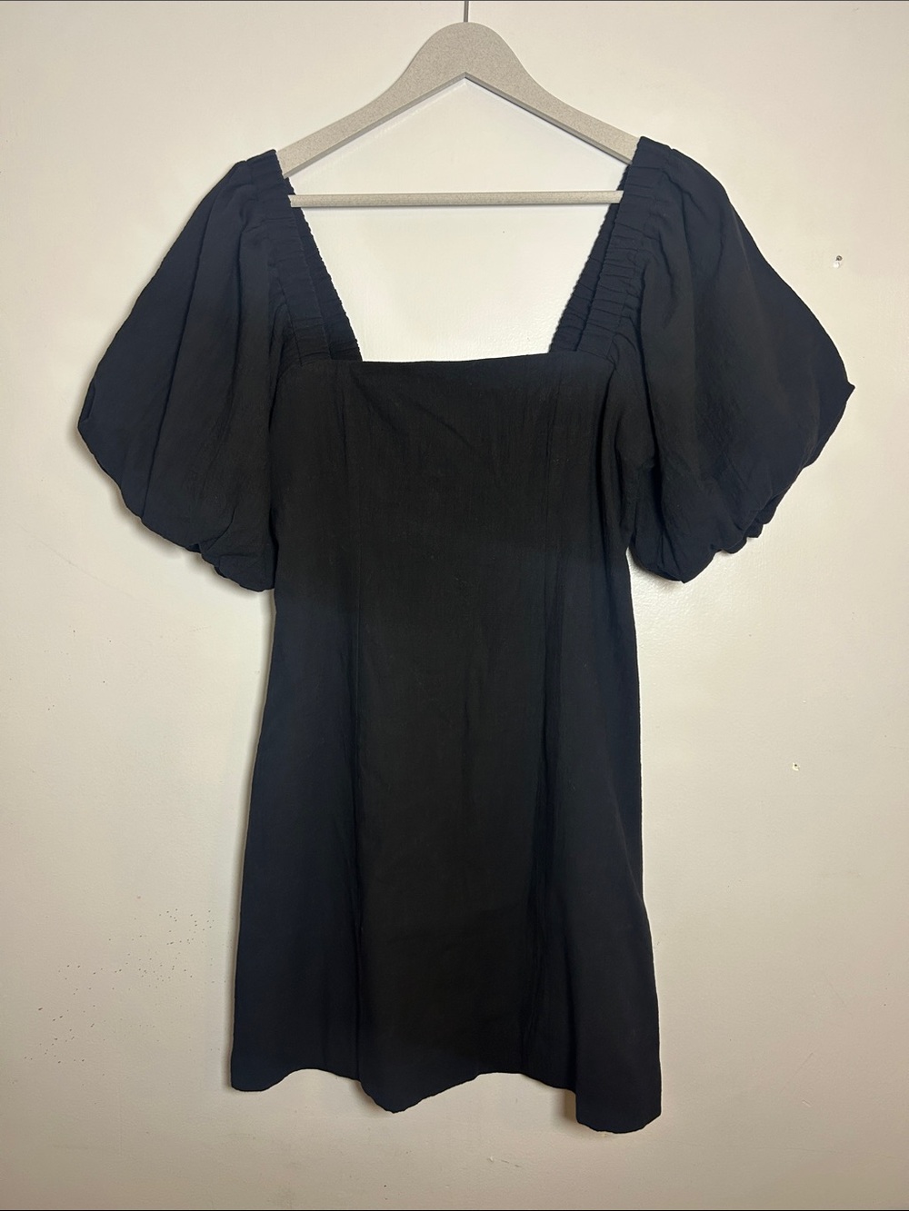 SNDYS Black Square-Neck Mini Dress with Puff Short Sleeves